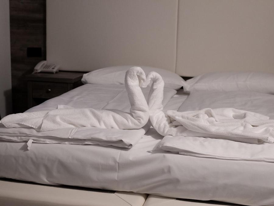 Hotel De Nac Torbole Sul Garda Ngoại thất bức ảnh