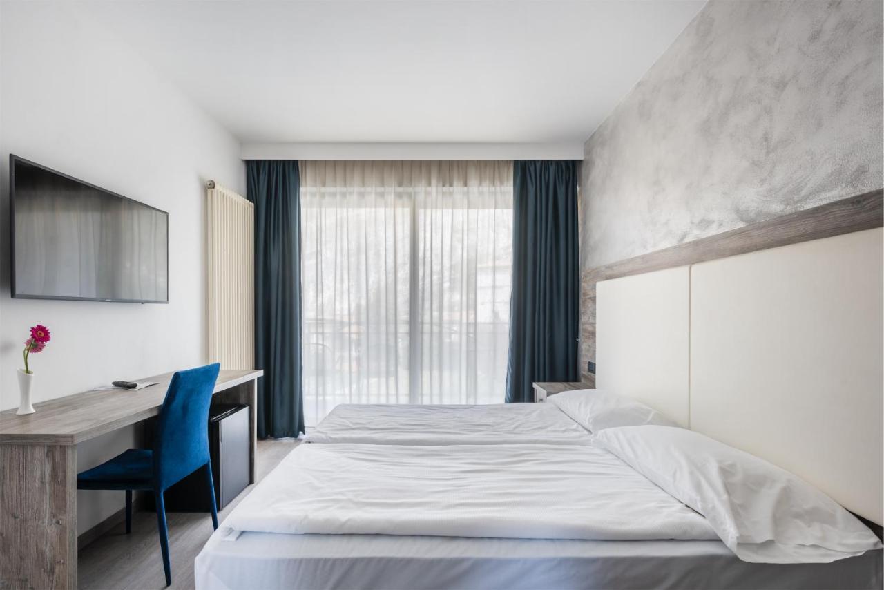 Hotel De Nac Torbole Sul Garda Ngoại thất bức ảnh