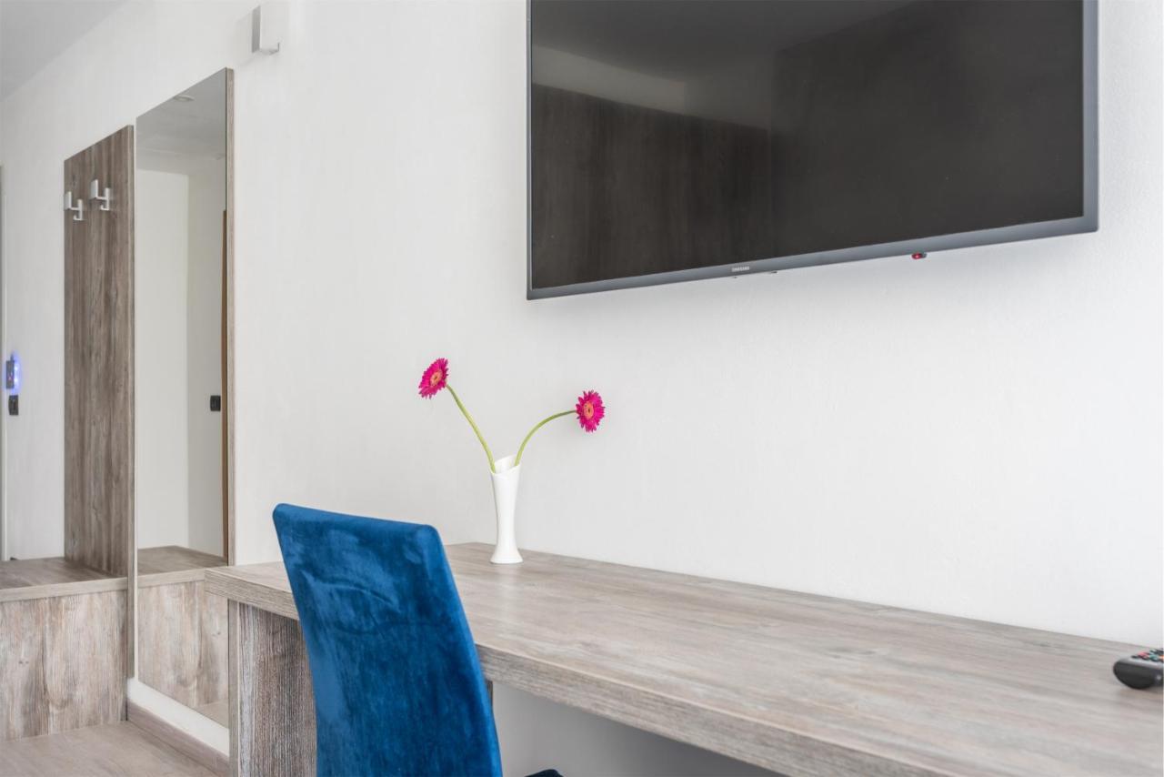 Hotel De Nac Torbole Sul Garda Ngoại thất bức ảnh