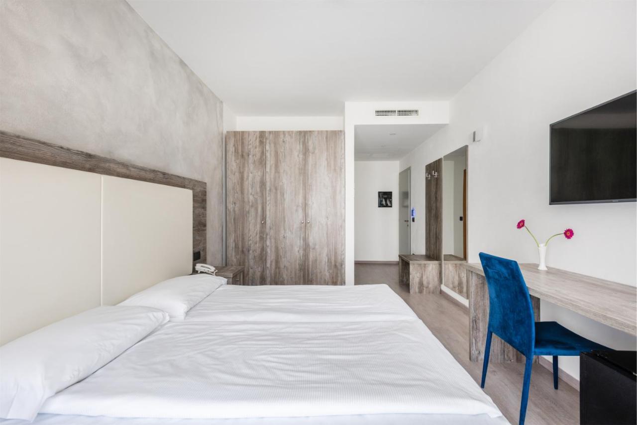 Hotel De Nac Torbole Sul Garda Ngoại thất bức ảnh