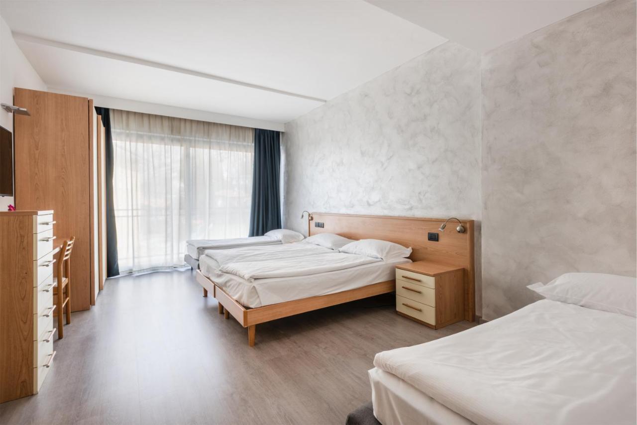 Hotel De Nac Torbole Sul Garda Ngoại thất bức ảnh