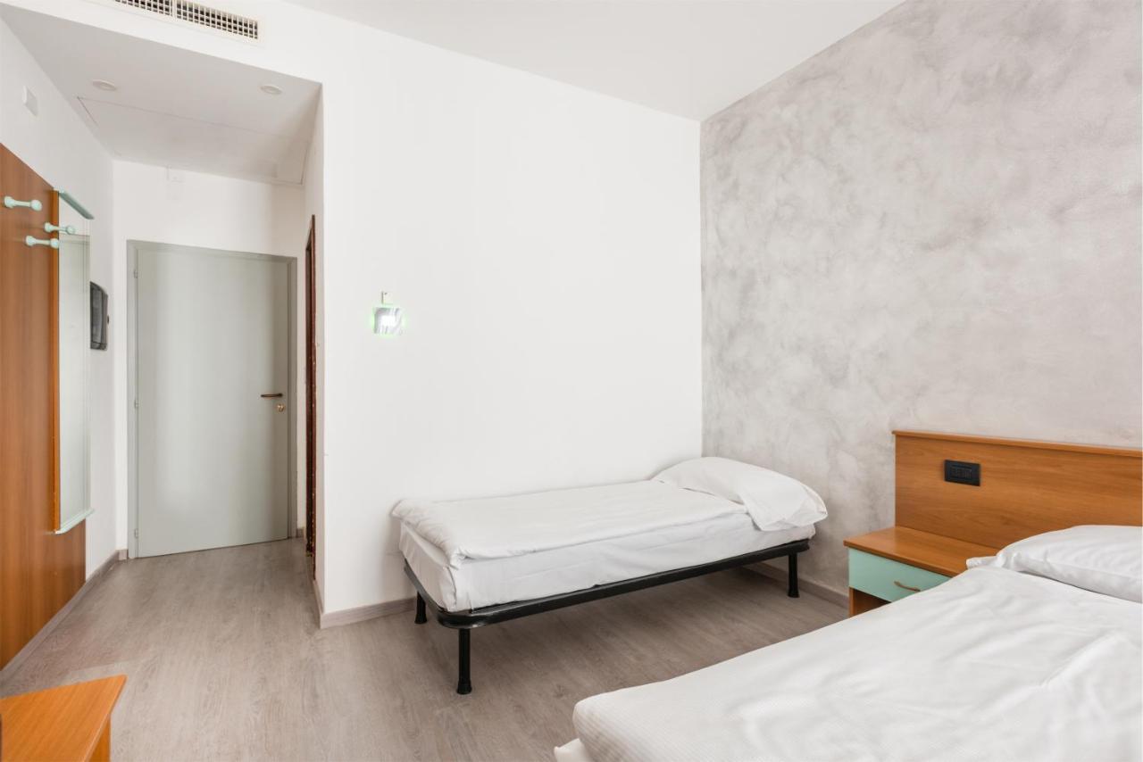Hotel De Nac Torbole Sul Garda Ngoại thất bức ảnh