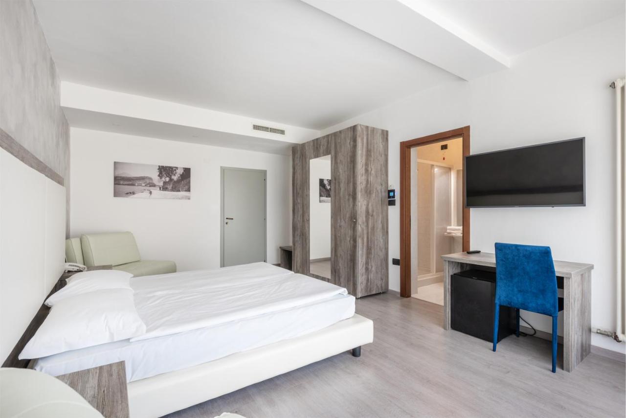 Hotel De Nac Torbole Sul Garda Ngoại thất bức ảnh