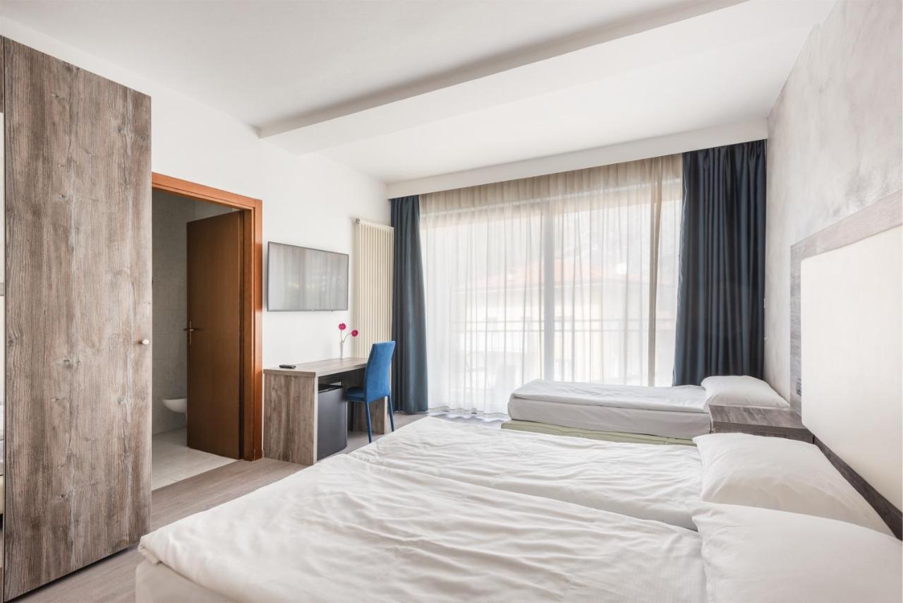 Hotel De Nac Torbole Sul Garda Ngoại thất bức ảnh