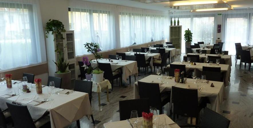 Hotel De Nac Torbole Sul Garda Ngoại thất bức ảnh