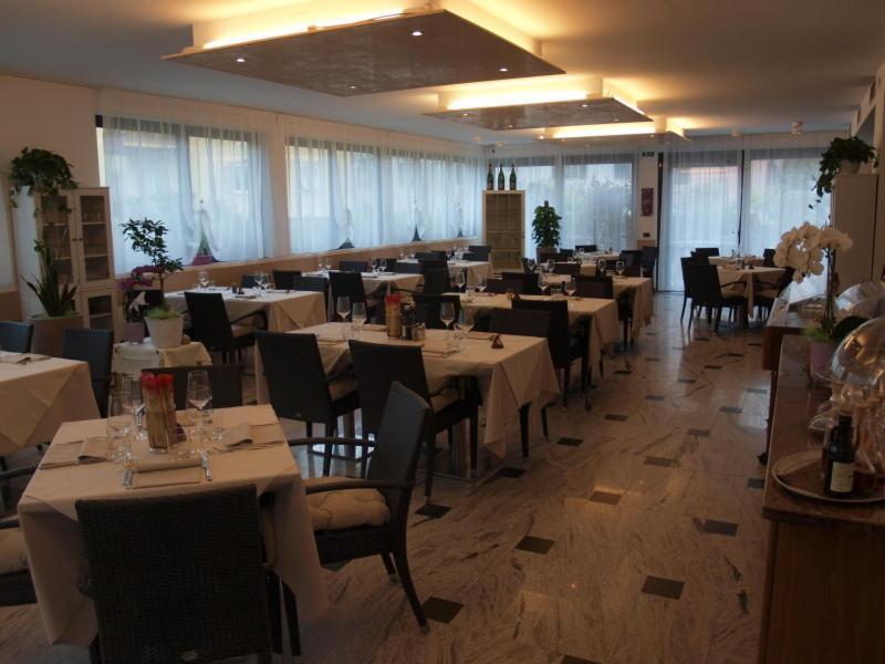 Hotel De Nac Torbole Sul Garda Ngoại thất bức ảnh