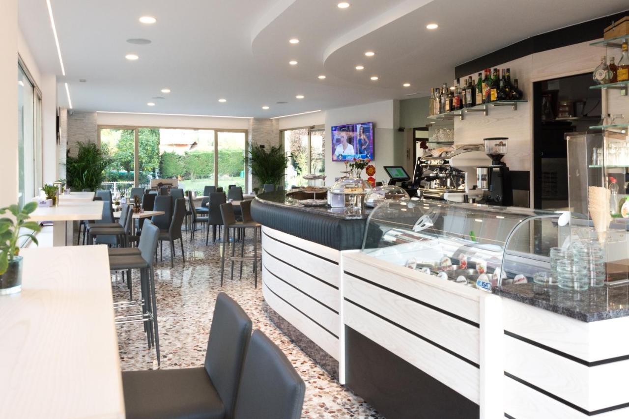 Hotel De Nac Torbole Sul Garda Ngoại thất bức ảnh