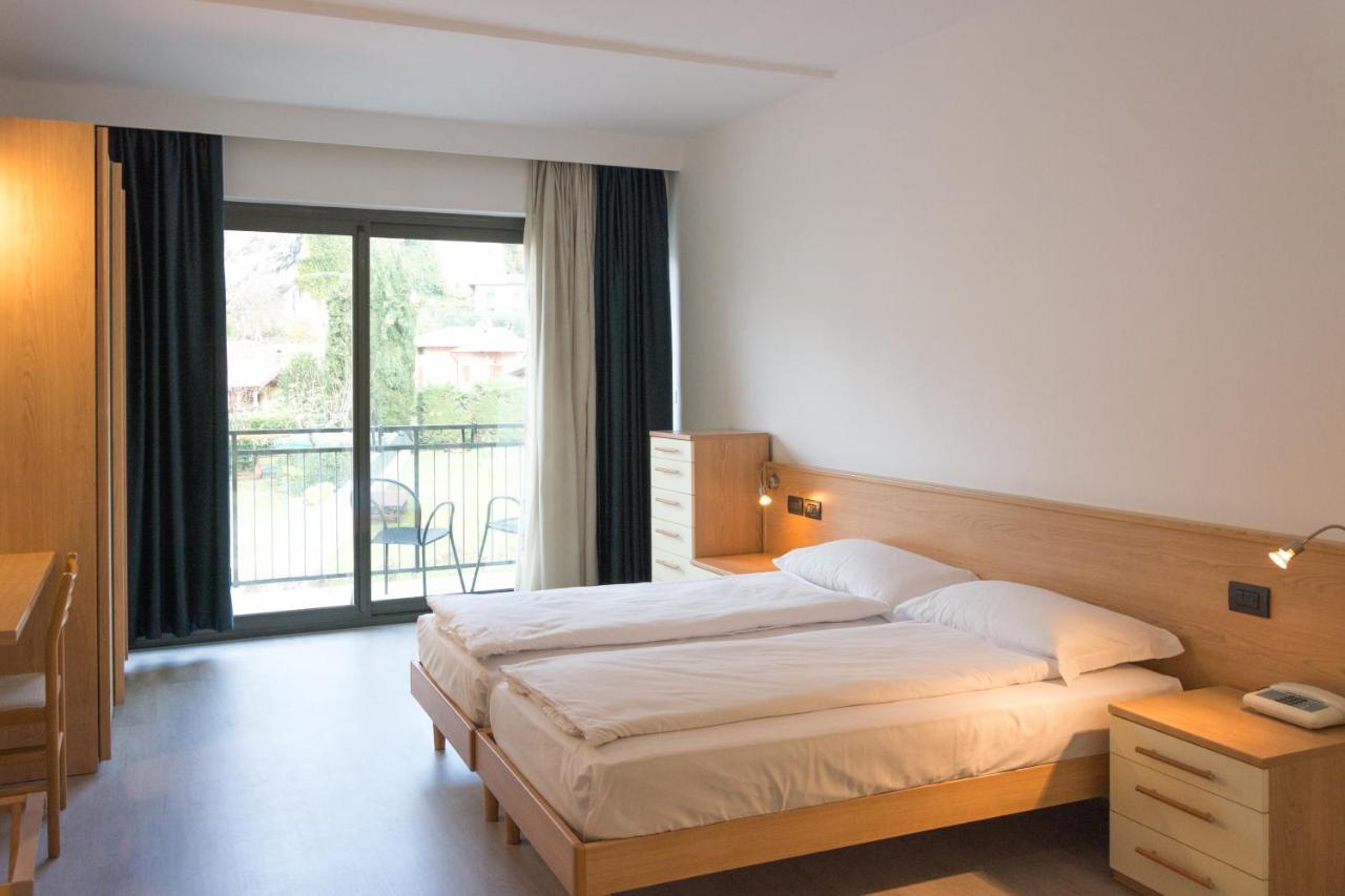 Hotel De Nac Torbole Sul Garda Ngoại thất bức ảnh